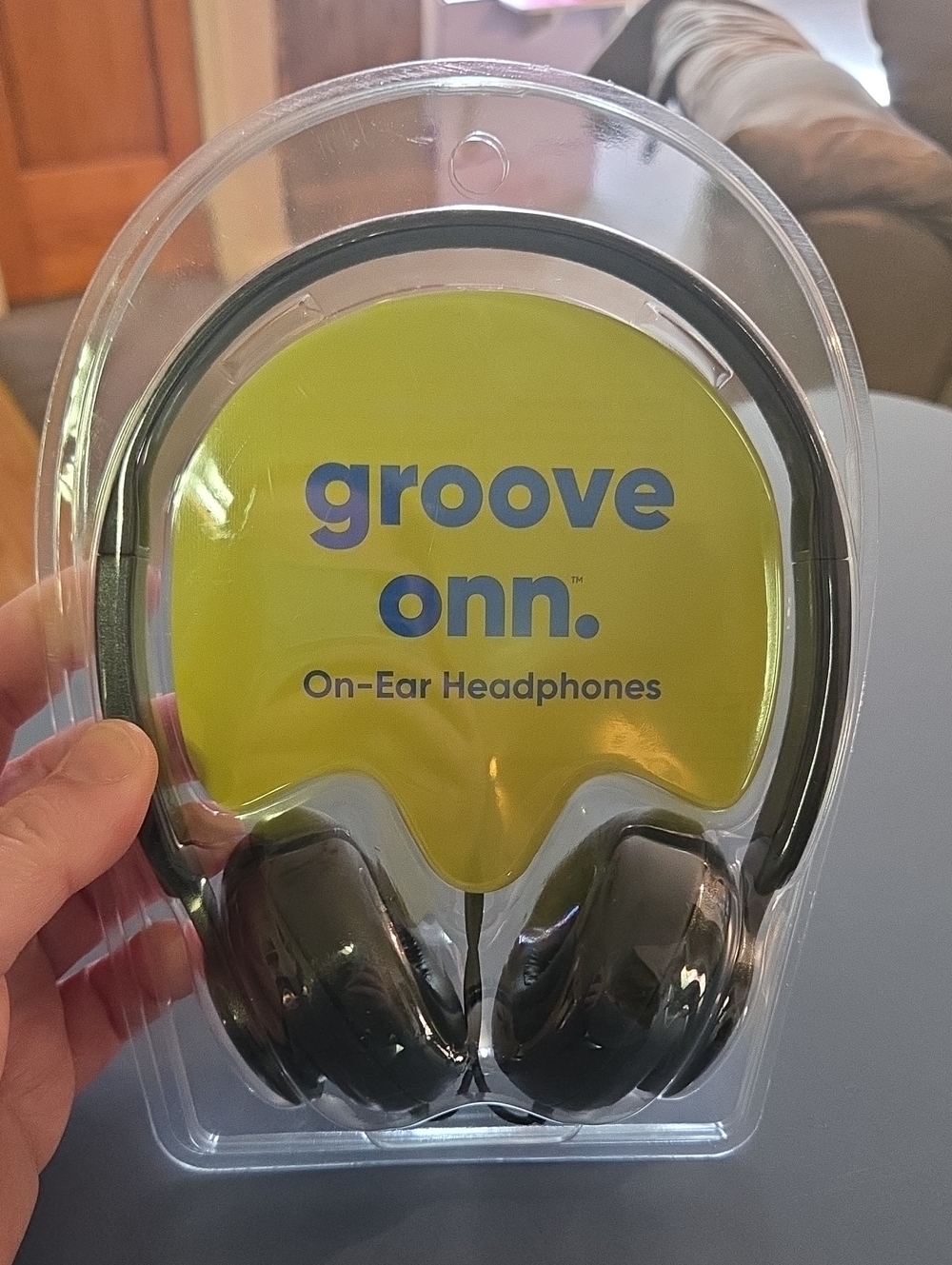 Kids Groove Onn On-Ear Headphones — Black
